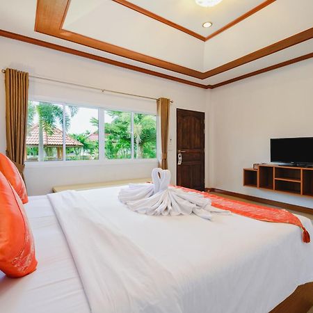 Phuket Airport Villa Ban Bo Han Exterior foto