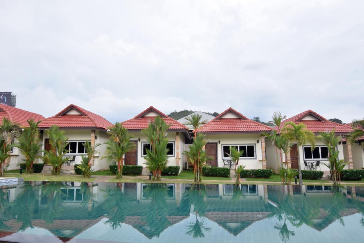 Phuket Airport Villa Ban Bo Han Exterior foto